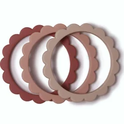 Mushie Flower Bijtring Armband Blush